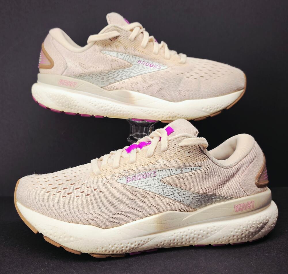 Brooks Women 8 Comfy footwear